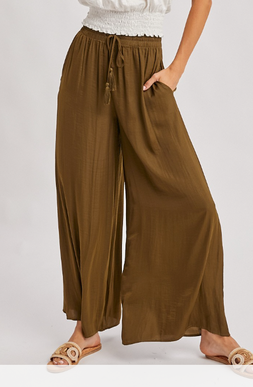 Fall Is Calling Pants (Olive)