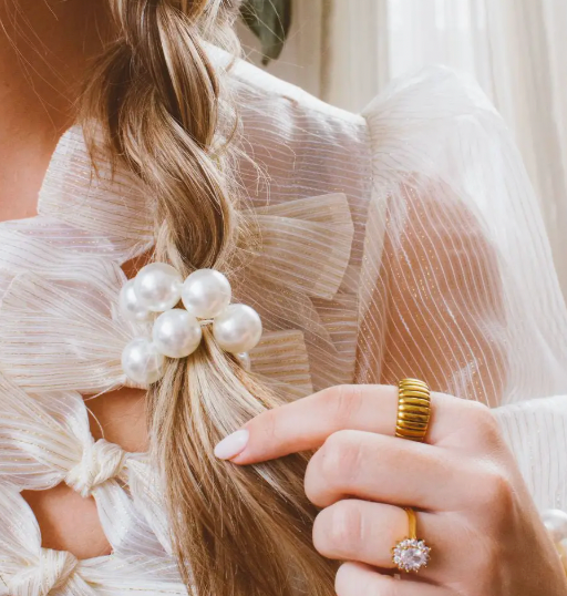 Chunky Pearl Pony Tail