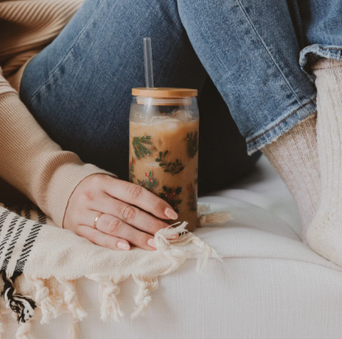 Holly Can Glass With Lid & Straw