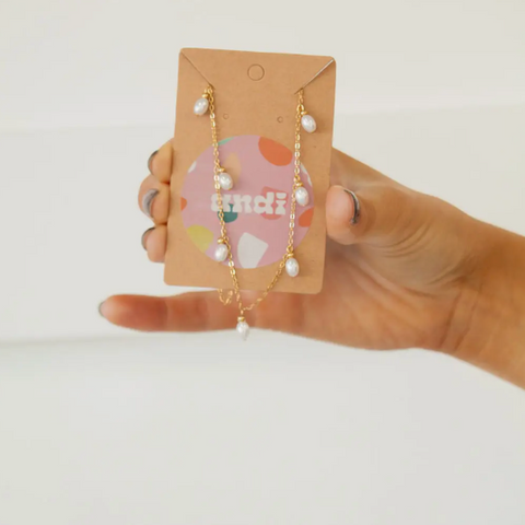 Hanging Pearls Necklace