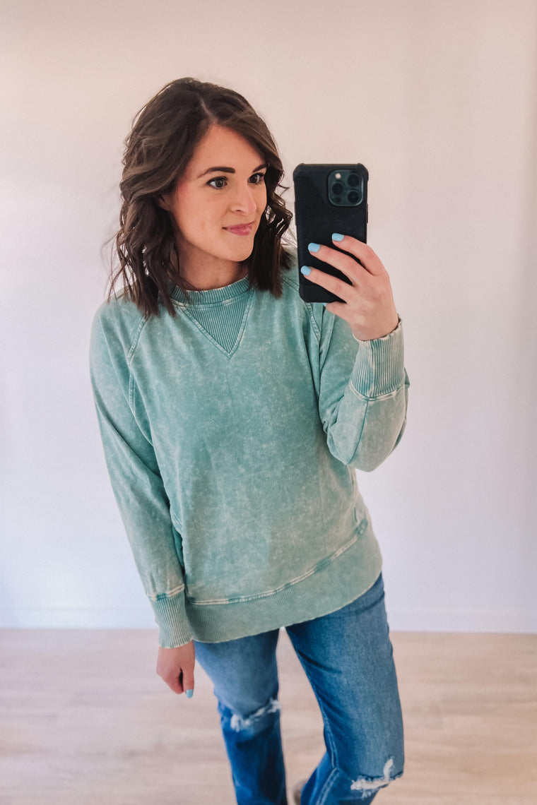 Mood Booster Mineral Wash Pullover (Sea Blue)